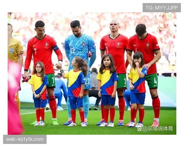 B费与C罗在葡萄牙国家队的战术角色差异：中场组织核心与锋线终结者的体系适配性分析