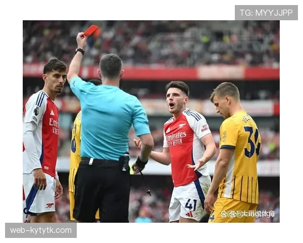 VAR判罚常见争议：为何相同情况解释却各异？