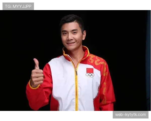 邢傲伟退役后还在练体操？这自律也太狠了